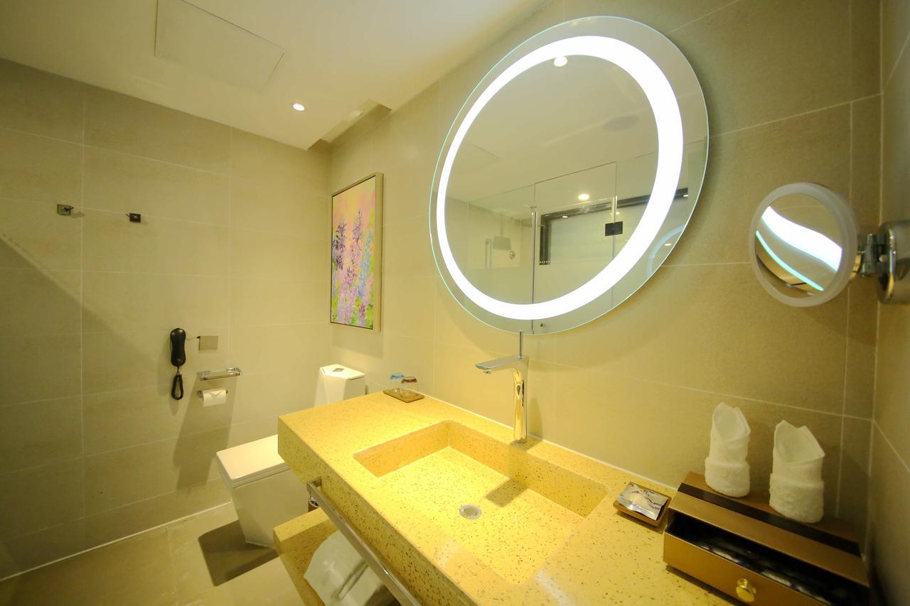 Lavande Hotel Qingdao North Station Shop Экстерьер фото